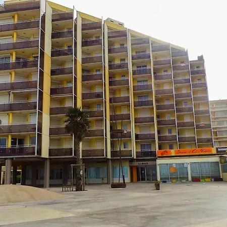 F2 Entier Vue // Balcon + Parking *